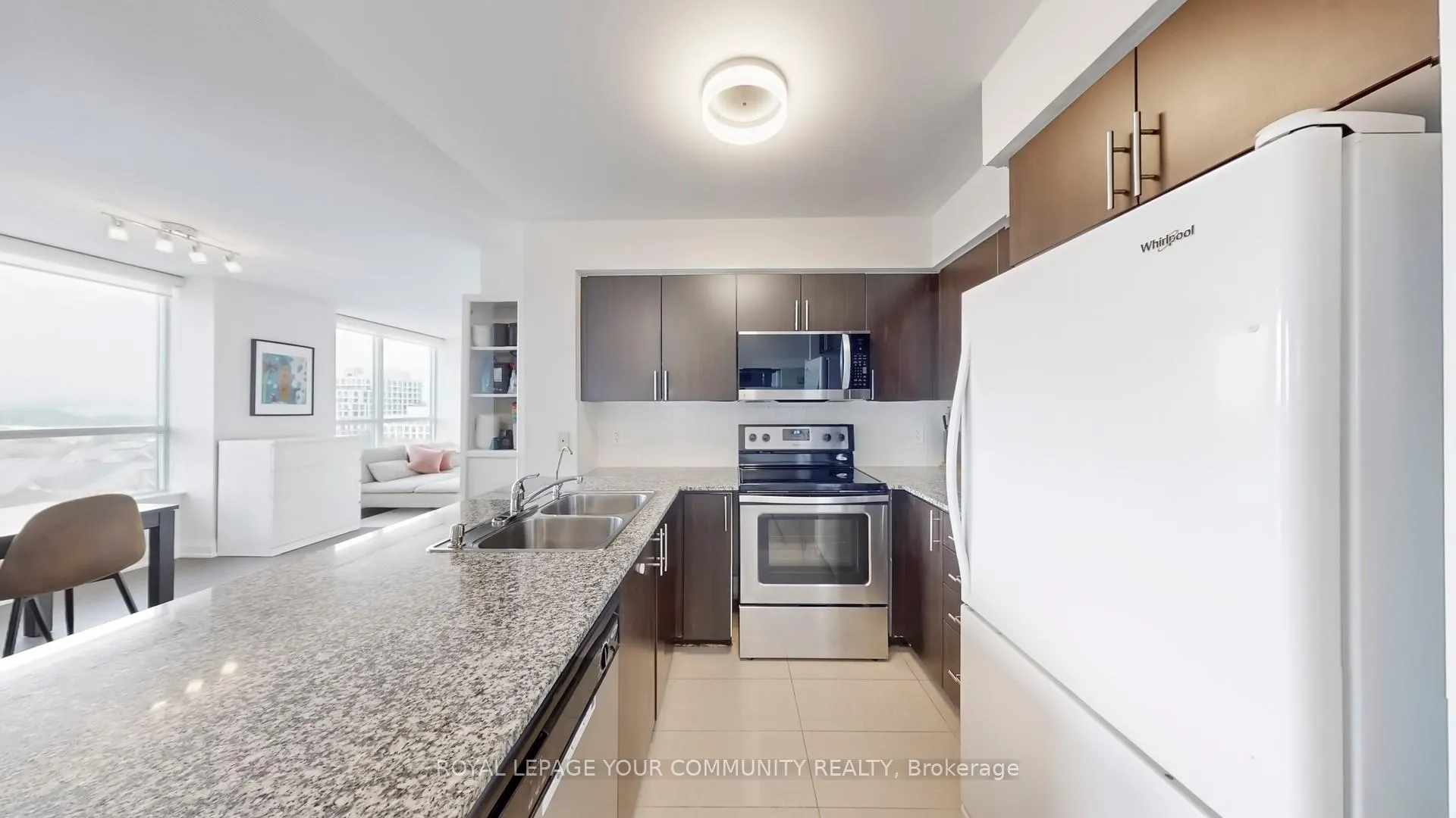 Photo 3 of Unit 802, 20 North Park Road, Vaughan, Beverley Glen — HOMEH
