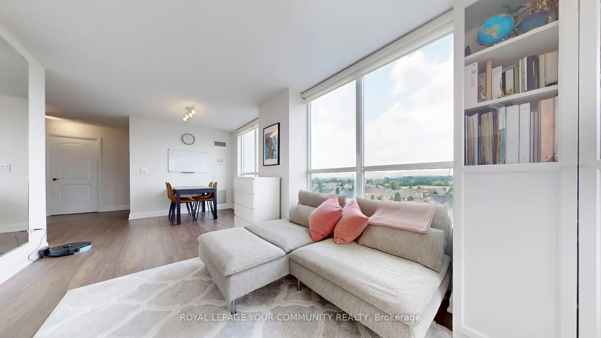 Photo 7 of Unit 802, 20 North Park Road, Vaughan, Beverley Glen — HOMEH