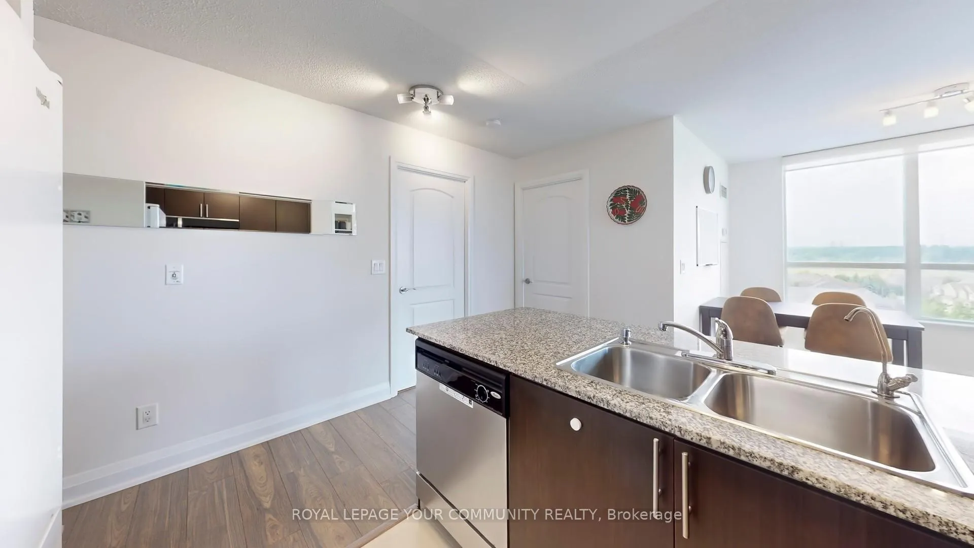 Photo 10 of Unit 802, 20 North Park Road, Vaughan, Beverley Glen — HOMEH