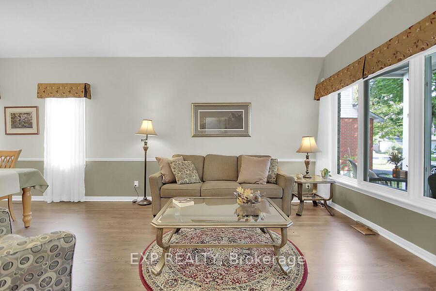 Photo 9 of 48 Deighton Crescent, Ottawa, Barrhaven East — HOMEH