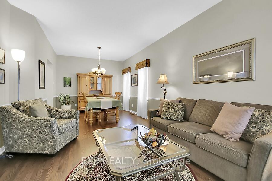 Photo 11 of 48 Deighton Crescent, Ottawa, Barrhaven East — HOMEH