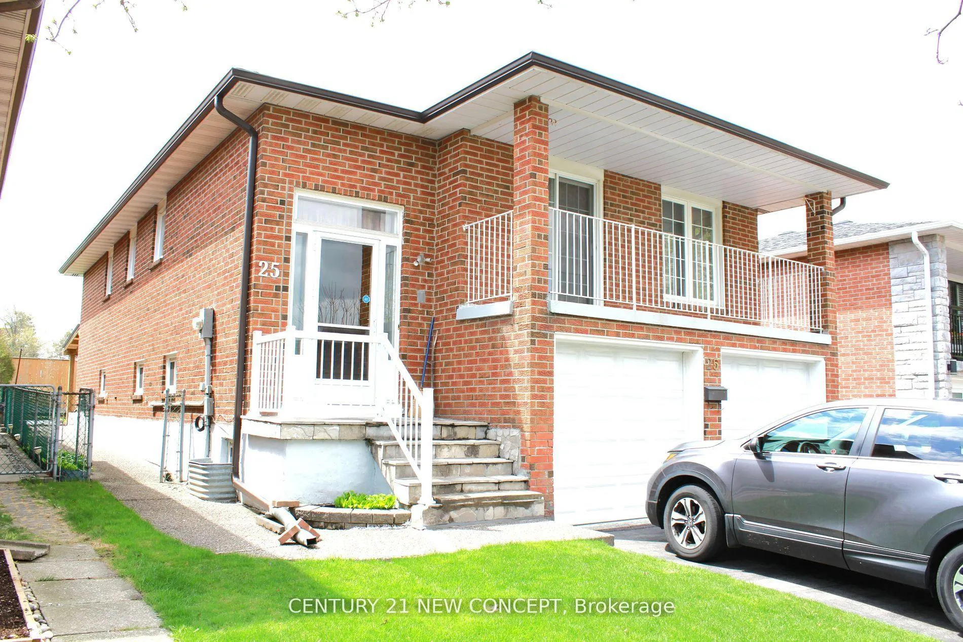 Photo 2 of 25 Quaker Ridge Road, Vaughan, Glen Shields — HOMEH