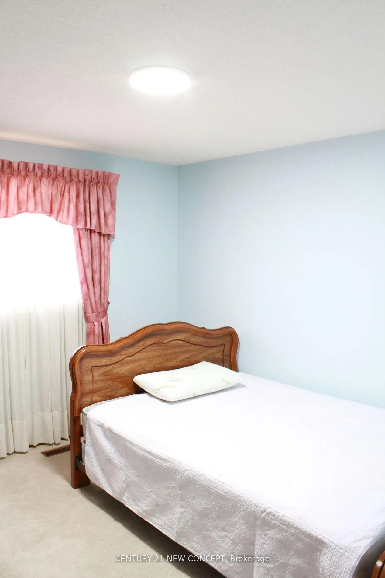 Photo 4 of 25 Quaker Ridge Road, Vaughan, Glen Shields — HOMEH