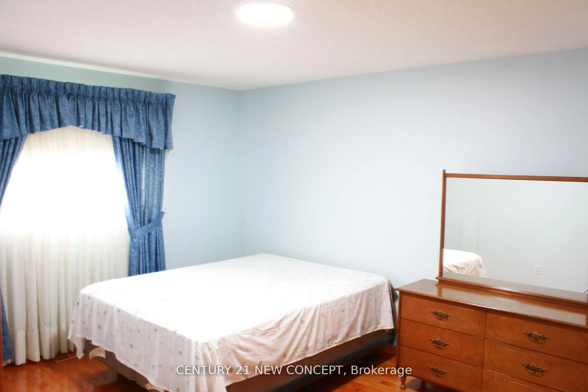 Photo 5 of 25 Quaker Ridge Road, Vaughan, Glen Shields — HOMEH