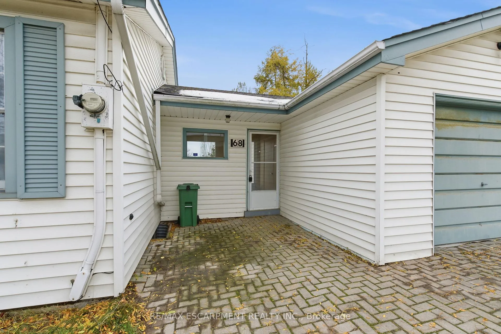 Photo 3 of 68 Atkinson Boulevard, Hamilton, Dundas — HOMEH