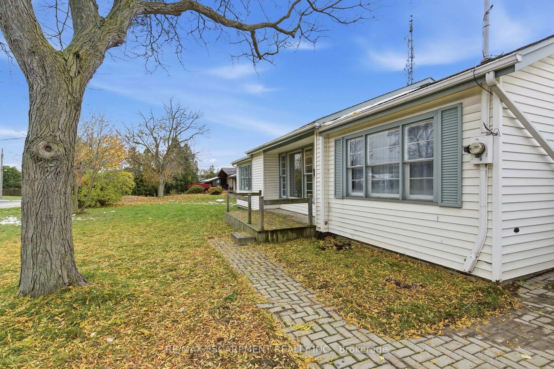 Photo 4 of 68 Atkinson Boulevard, Hamilton, Dundas — HOMEH