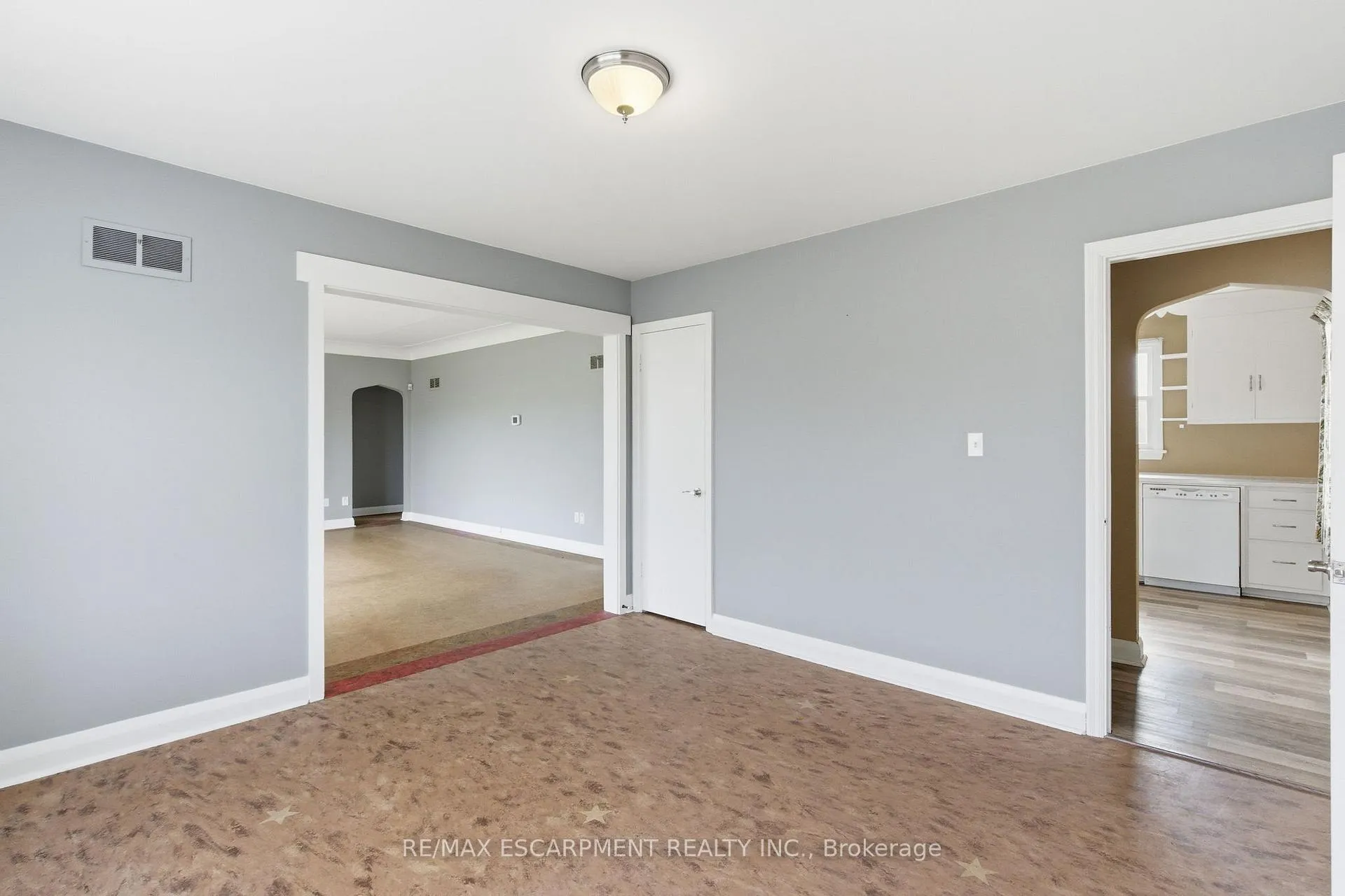 Photo 10 of 68 Atkinson Boulevard, Hamilton, Dundas — HOMEH