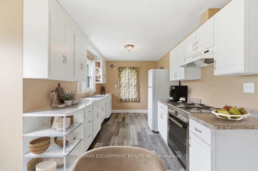 Photo 13 of 68 Atkinson Boulevard, Hamilton, Dundas — HOMEH