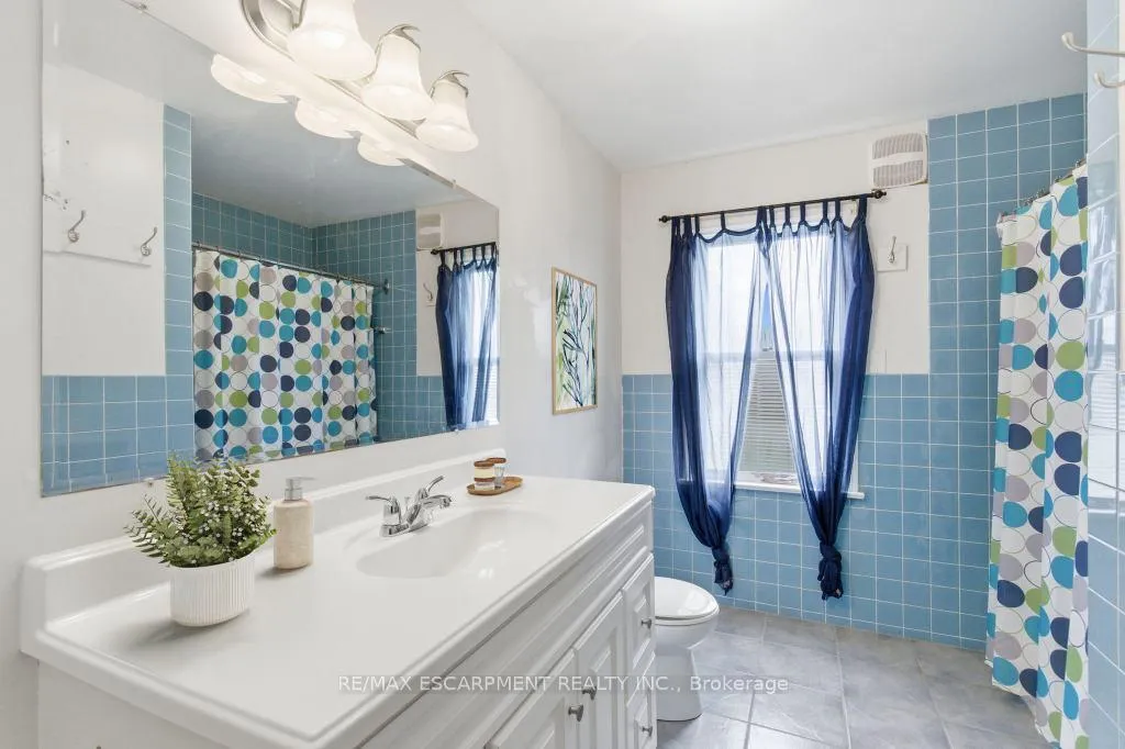 Photo 18 of 68 Atkinson Boulevard, Hamilton, Dundas — HOMEH