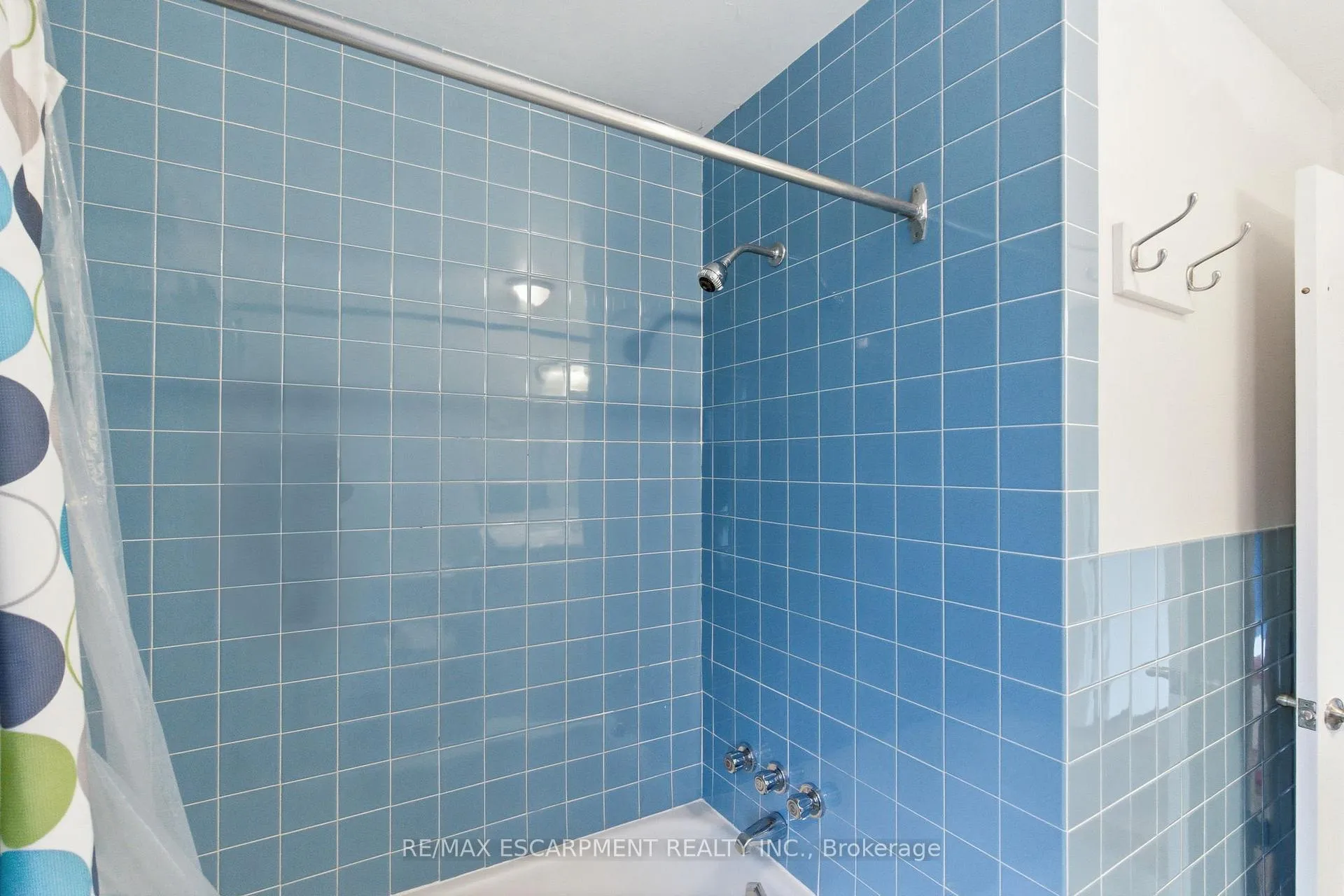 Photo 20 of 68 Atkinson Boulevard, Hamilton, Dundas — HOMEH