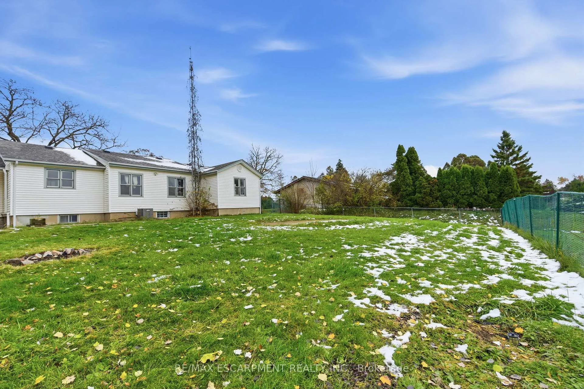 Photo 29 of 68 Atkinson Boulevard, Hamilton, Dundas — HOMEH