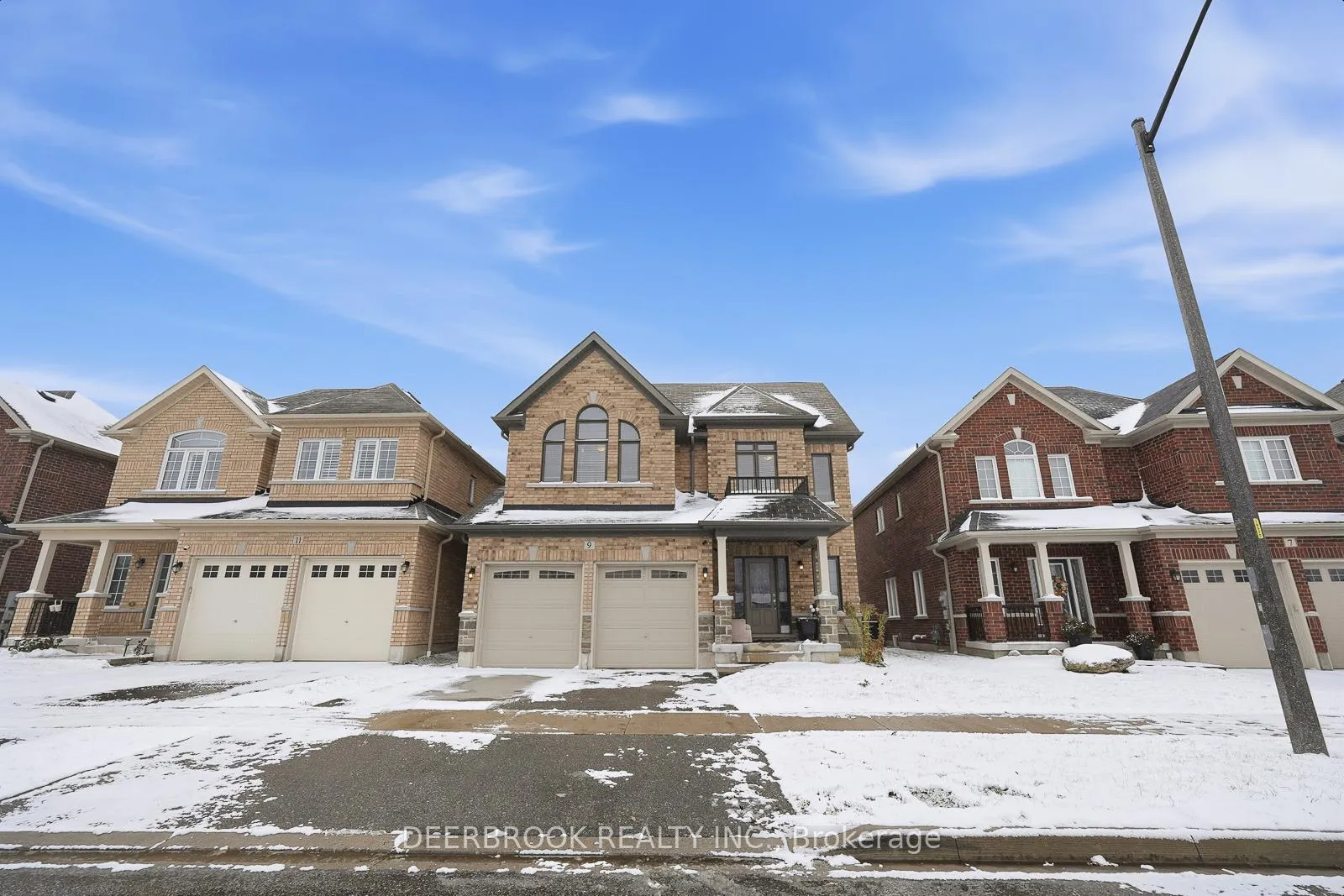 Photo 2 of 9 Upperview Place, Whitby, Taunton North — HOMEH