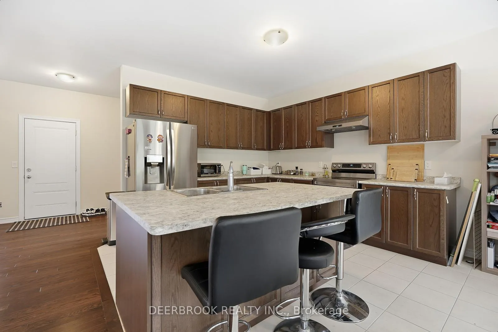 Photo 10 of 9 Upperview Place, Whitby, Taunton North — HOMEH