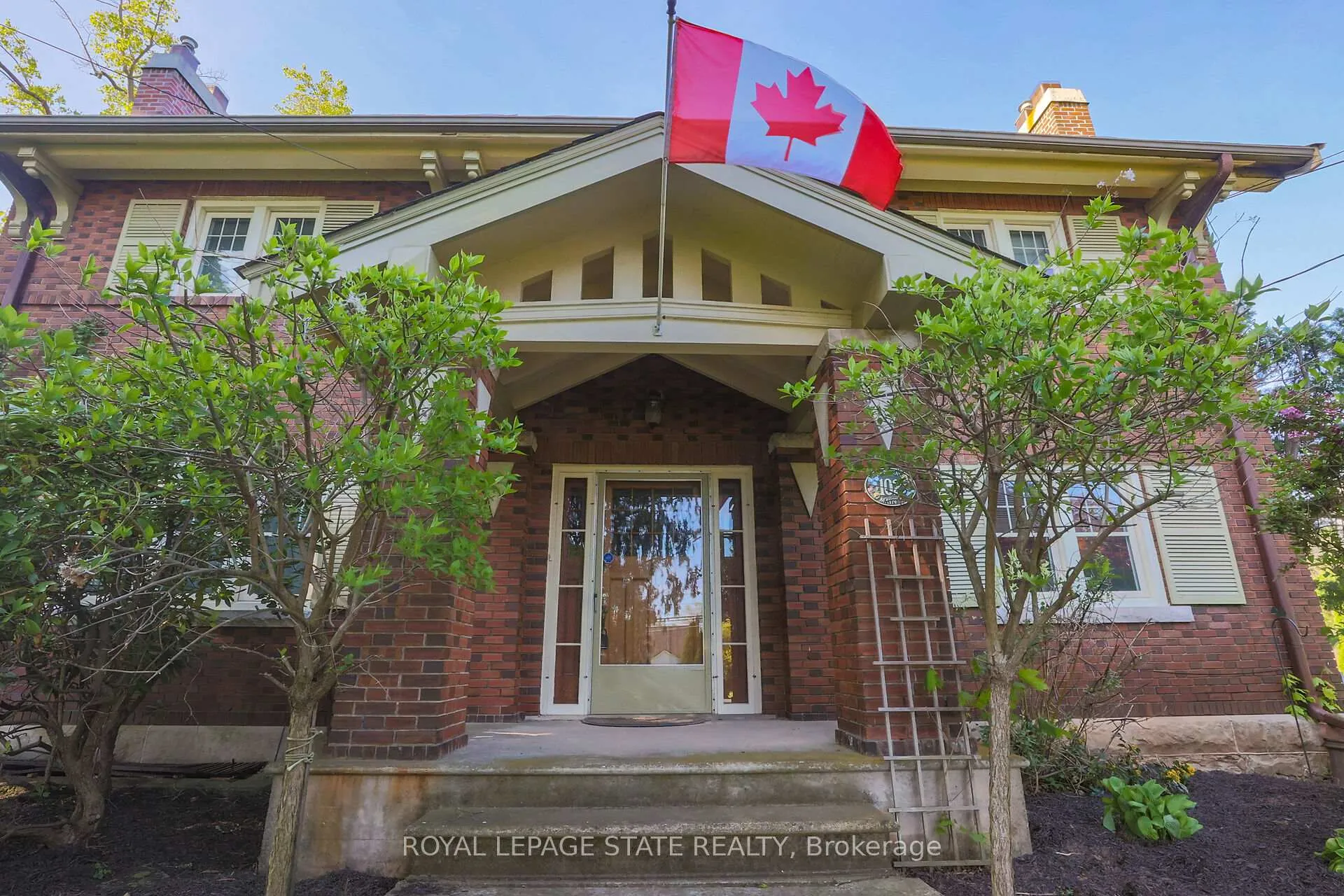 Photo 5 of 102 Main Street E, Grimsby, Grimsby East — HOMEH