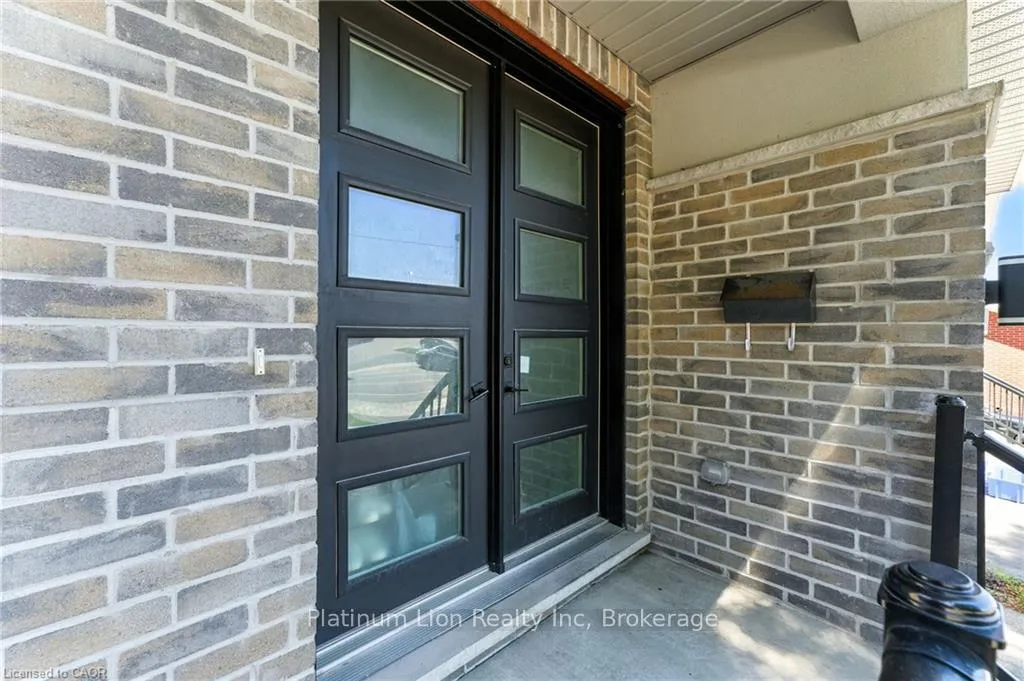 Photo 3 of 46 Franklin Street S, Kitchener — HOMEH