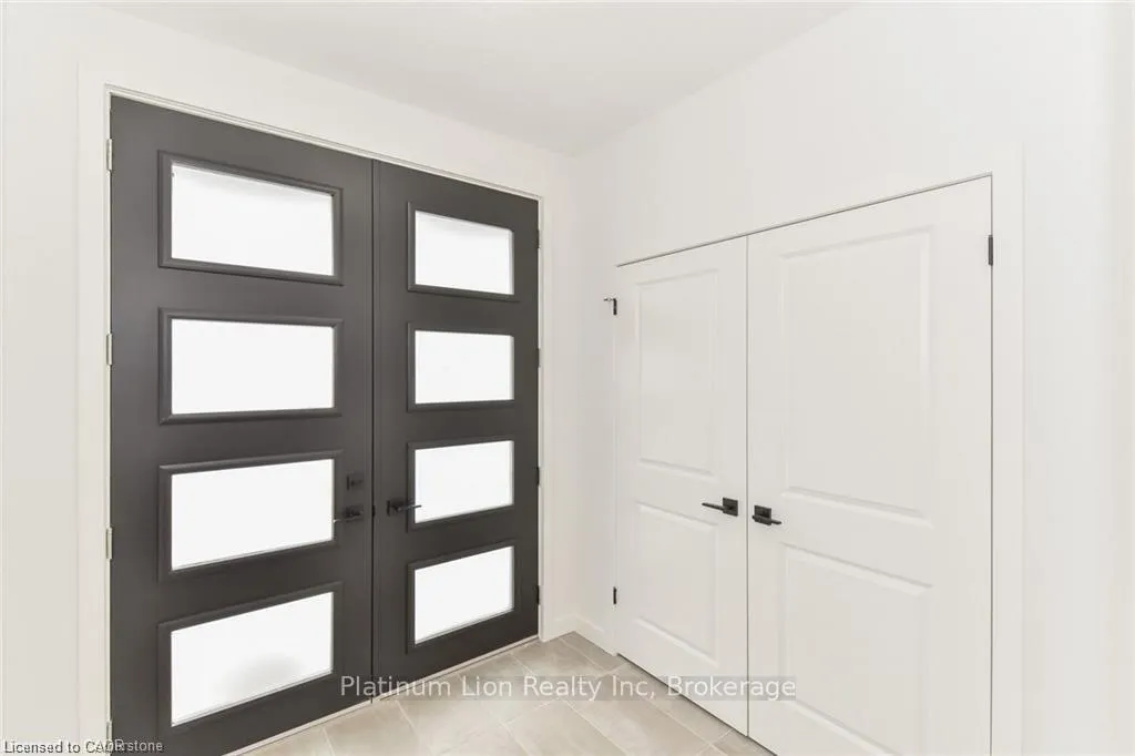 Photo 4 of 46 Franklin Street S, Kitchener — HOMEH