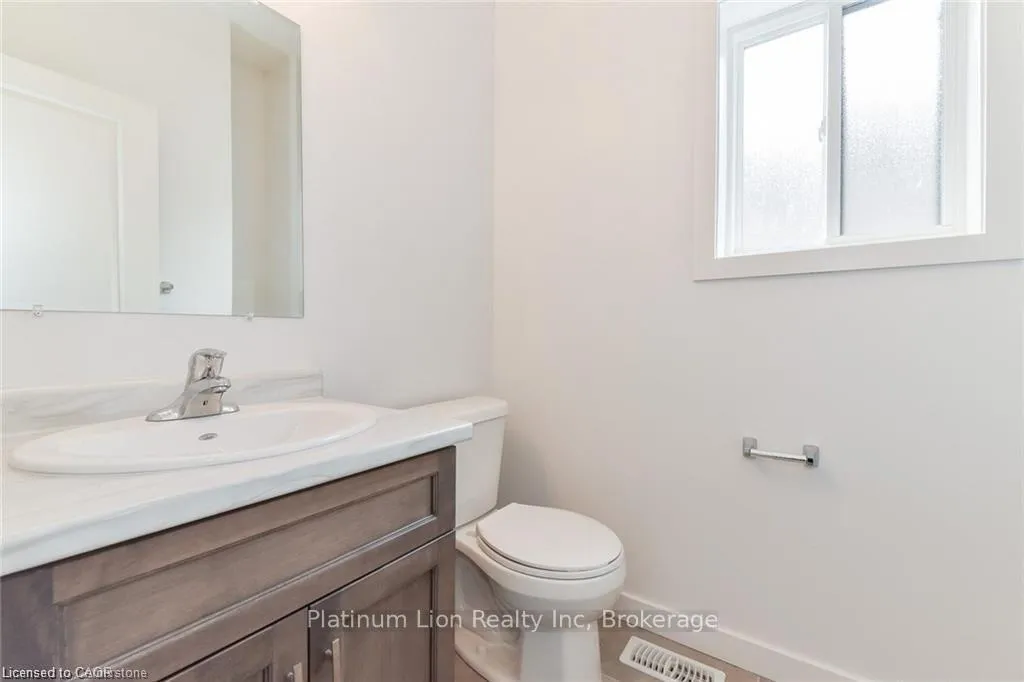 Photo 5 of 46 Franklin Street S, Kitchener — HOMEH