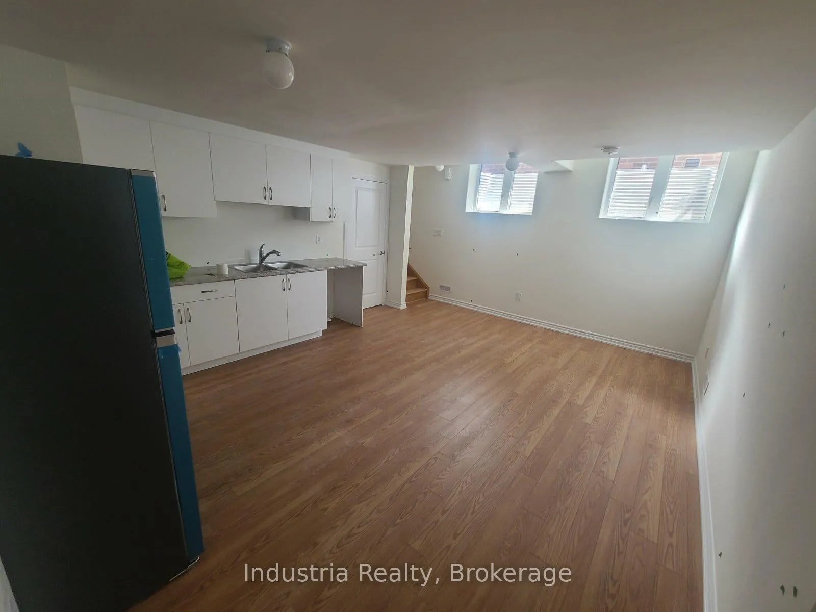 Photo 6 of 114 Nottingham Road, Barrie, Rural Barrie Southeast — HOMEH