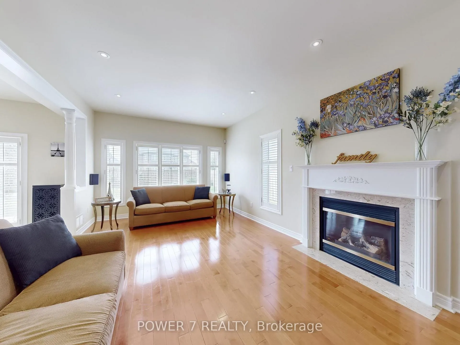 Photo 10 of 8 Mumberson Court, Markham, Cachet — HOMEH