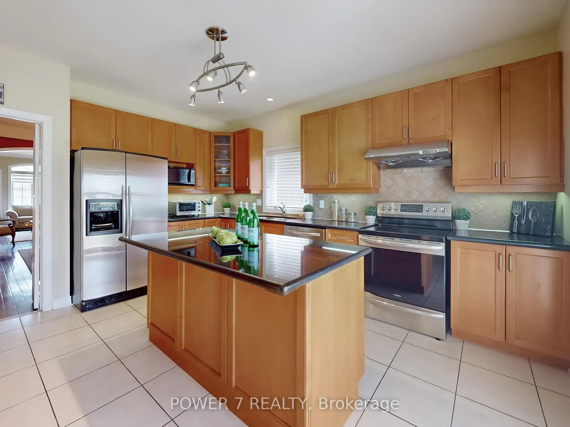 Photo 13 of 8 Mumberson Court, Markham, Cachet — HOMEH