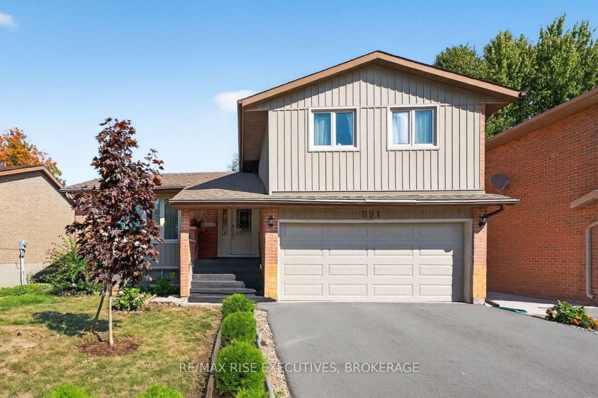 Front of 891 Sandringham Pl