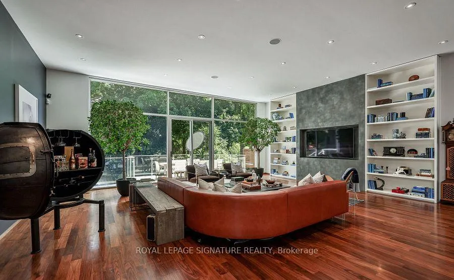 Photo 4 of 63 Douglas Crescent, Toronto, Leaside — HOMEH