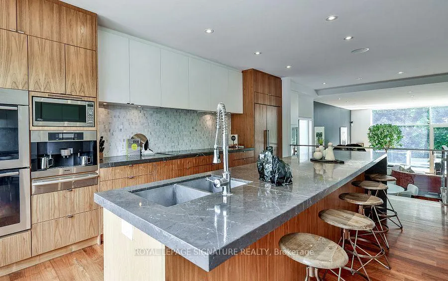 Photo 15 of 63 Douglas Crescent, Toronto, Leaside — HOMEH