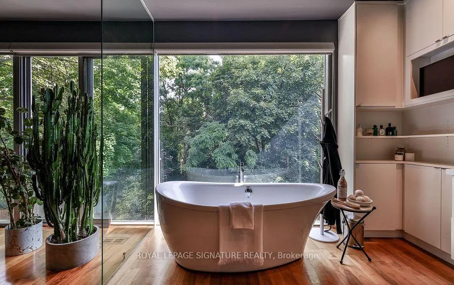 Photo 24 of 63 Douglas Crescent, Toronto, Leaside — HOMEH