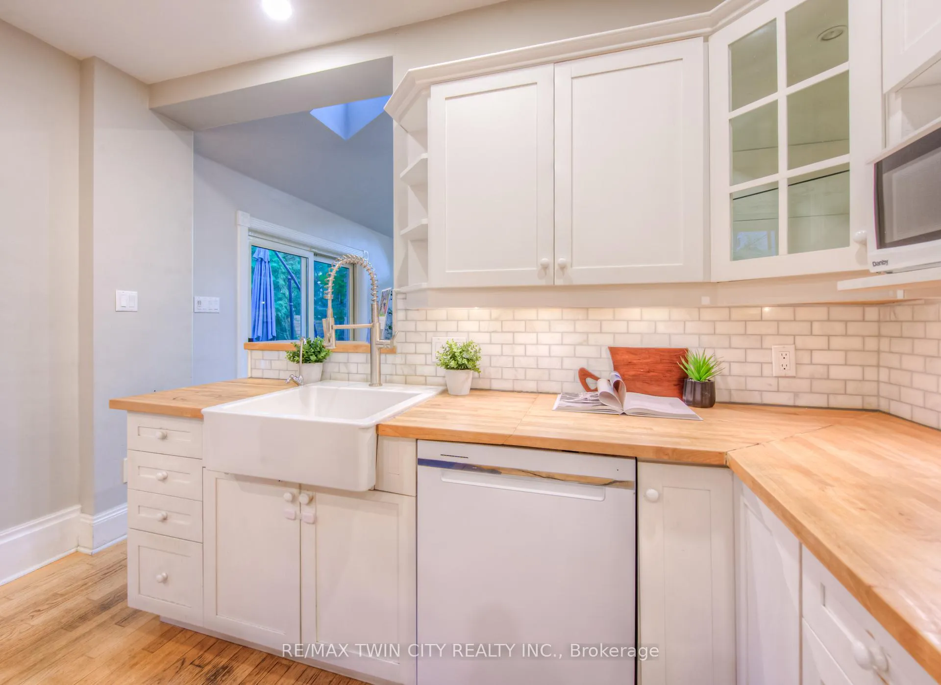 Photo 14 of 19 Roland Street, Kitchener — HOMEH