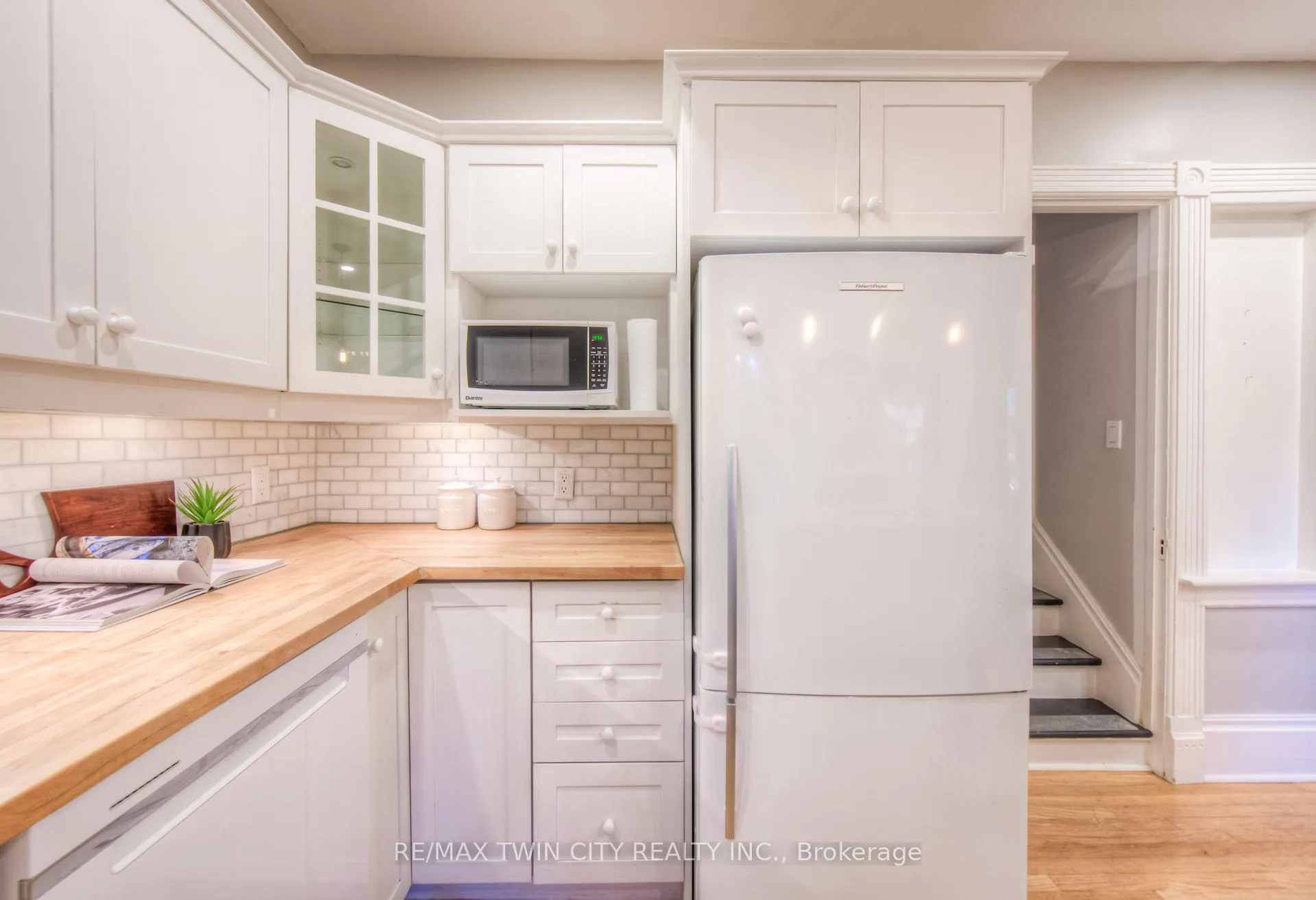 Photo 16 of 19 Roland Street, Kitchener — HOMEH