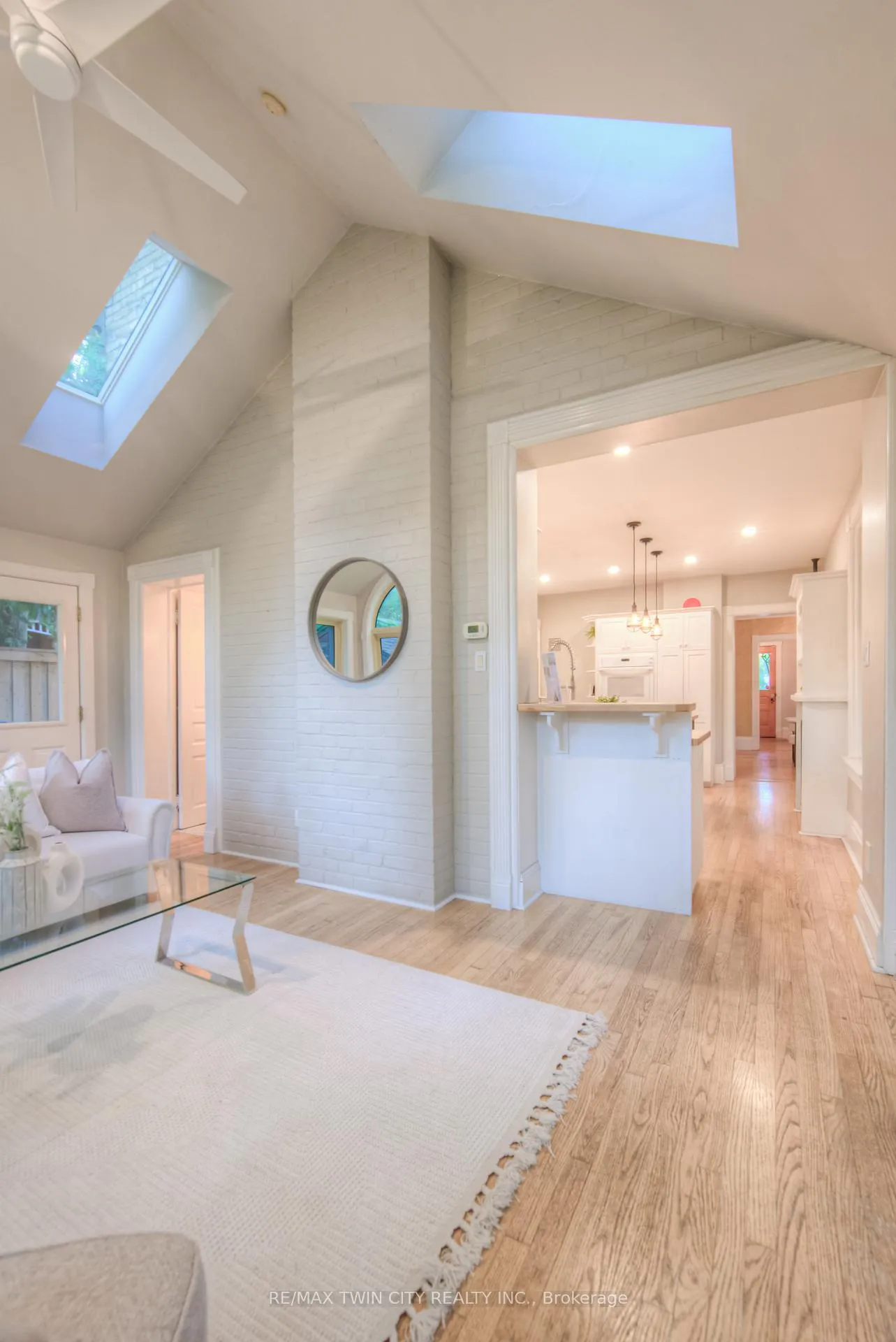Photo 23 of 19 Roland Street, Kitchener — HOMEH