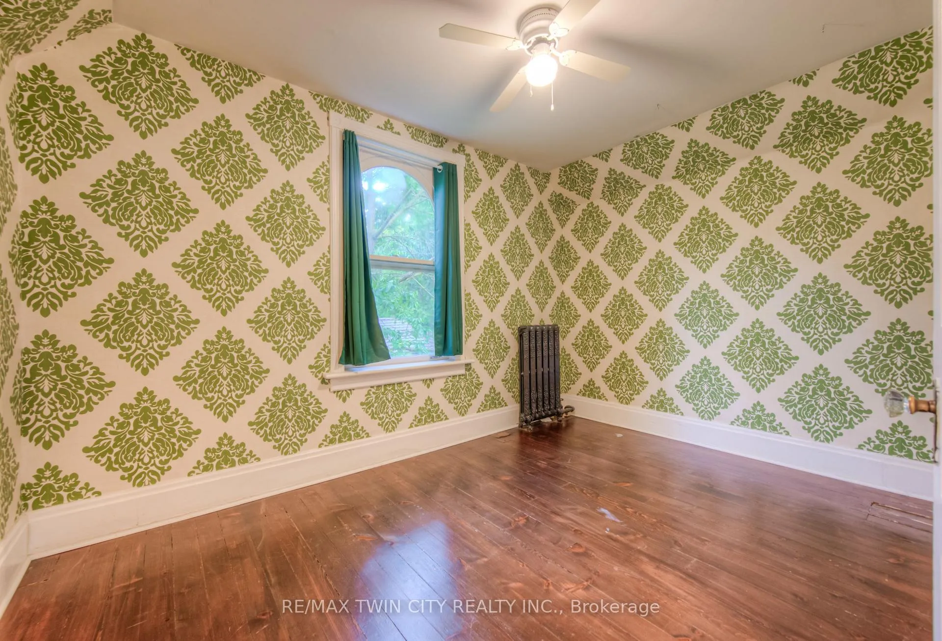 Photo 30 of 19 Roland Street, Kitchener — HOMEH