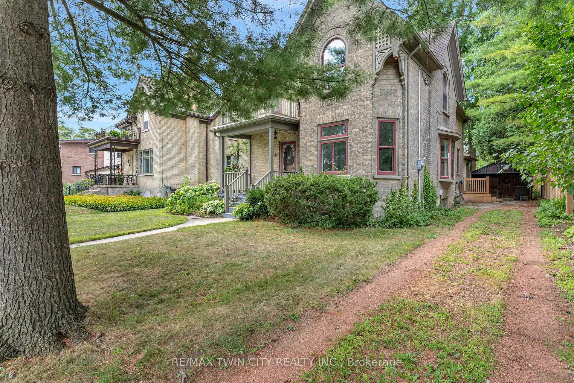 Photo 43 of 19 Roland Street, Kitchener — HOMEH