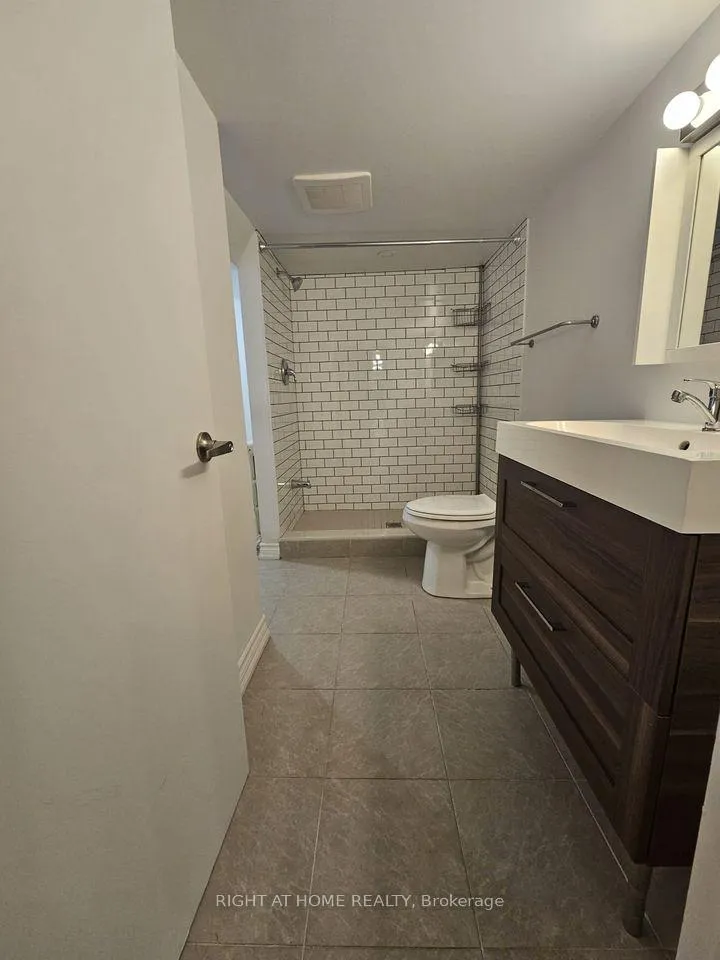 Photo 5 of Unit 3, 100 Dunsmure Road, Hamilton, Stipley — HOMEH