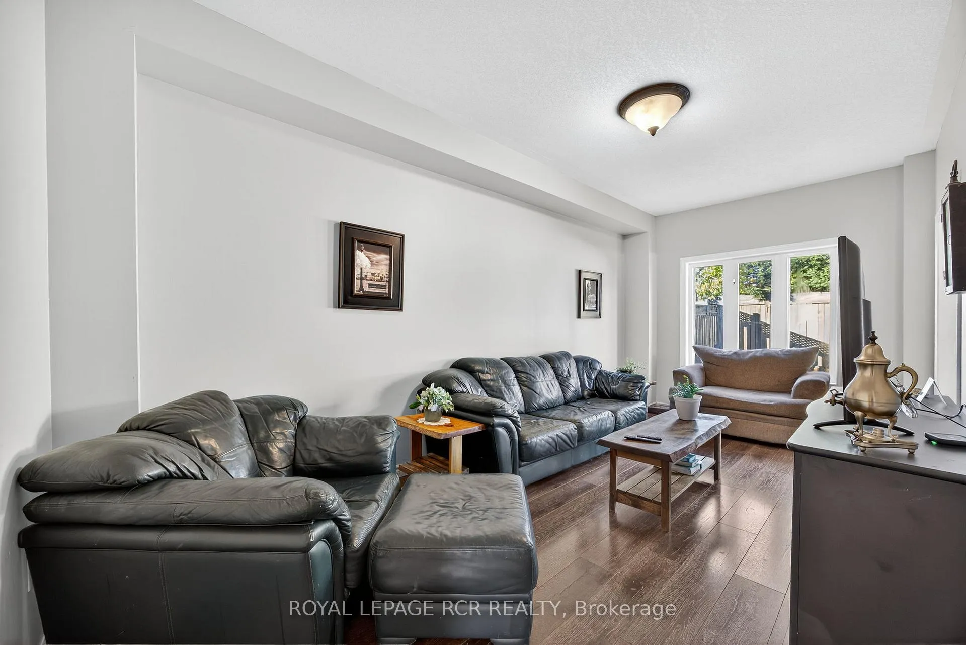 Photo 14 of 24 Tascona Court, Barrie, Little Lake — HOMEH