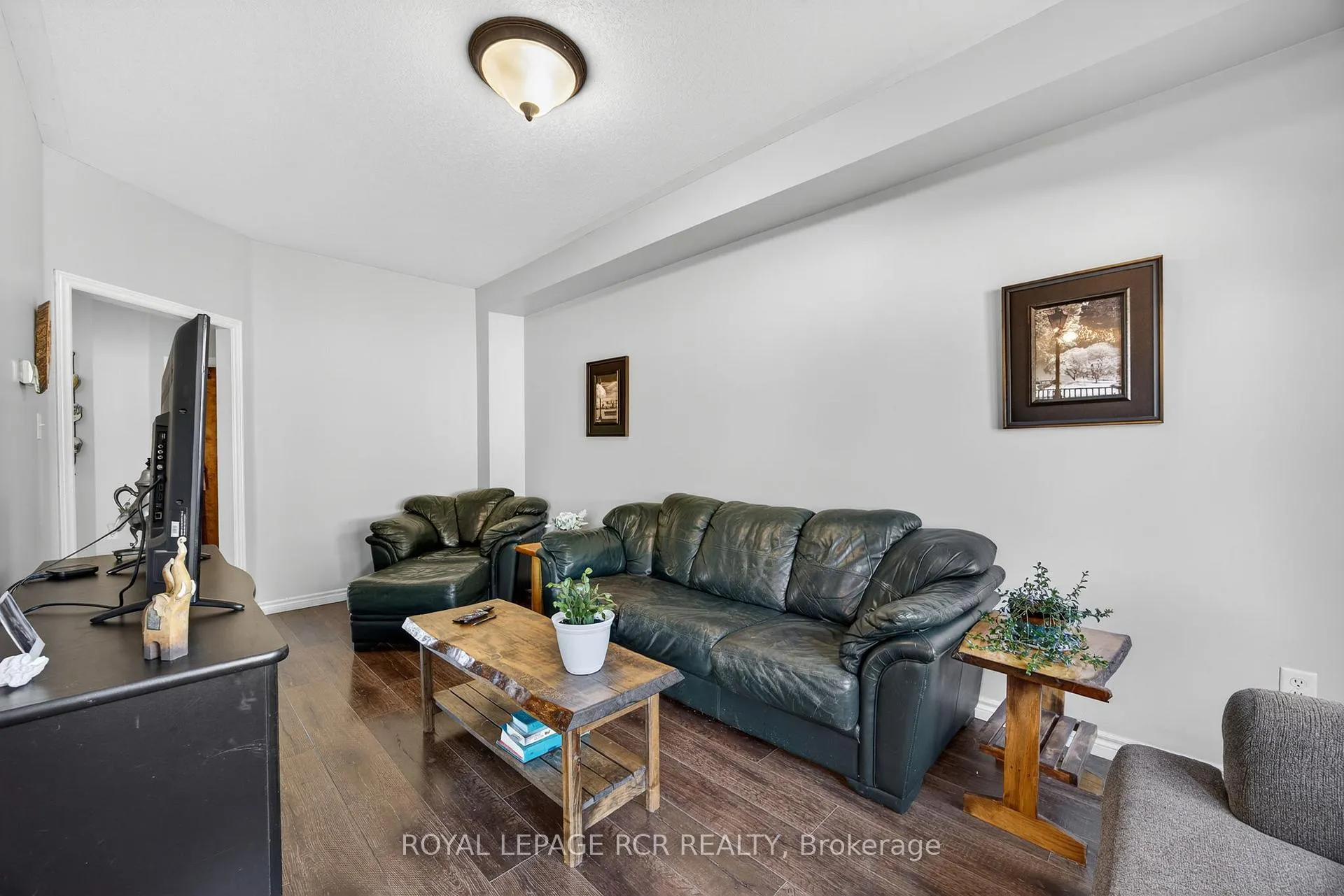Photo 15 of 24 Tascona Court, Barrie, Little Lake — HOMEH