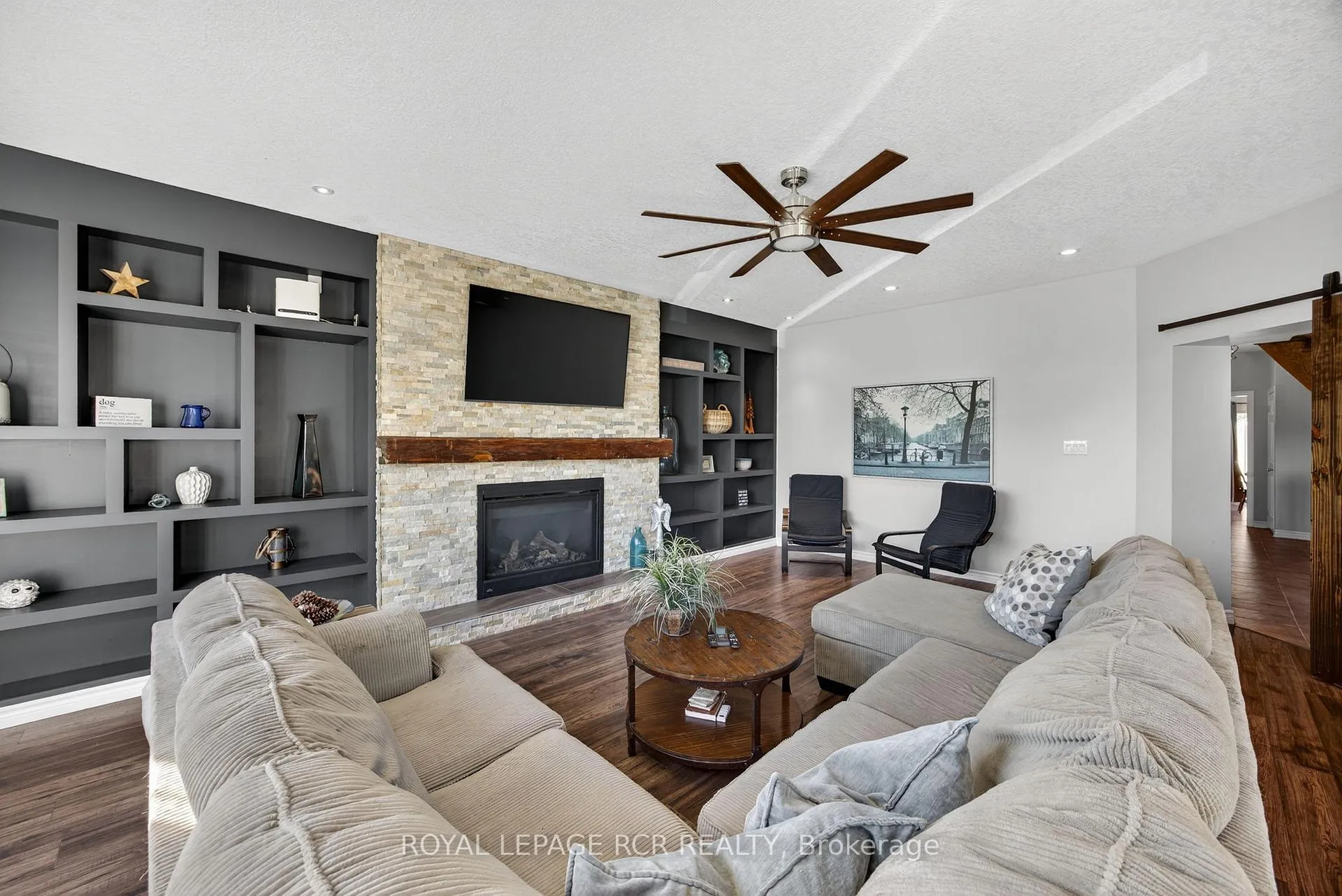 Photo 19 of 24 Tascona Court, Barrie, Little Lake — HOMEH