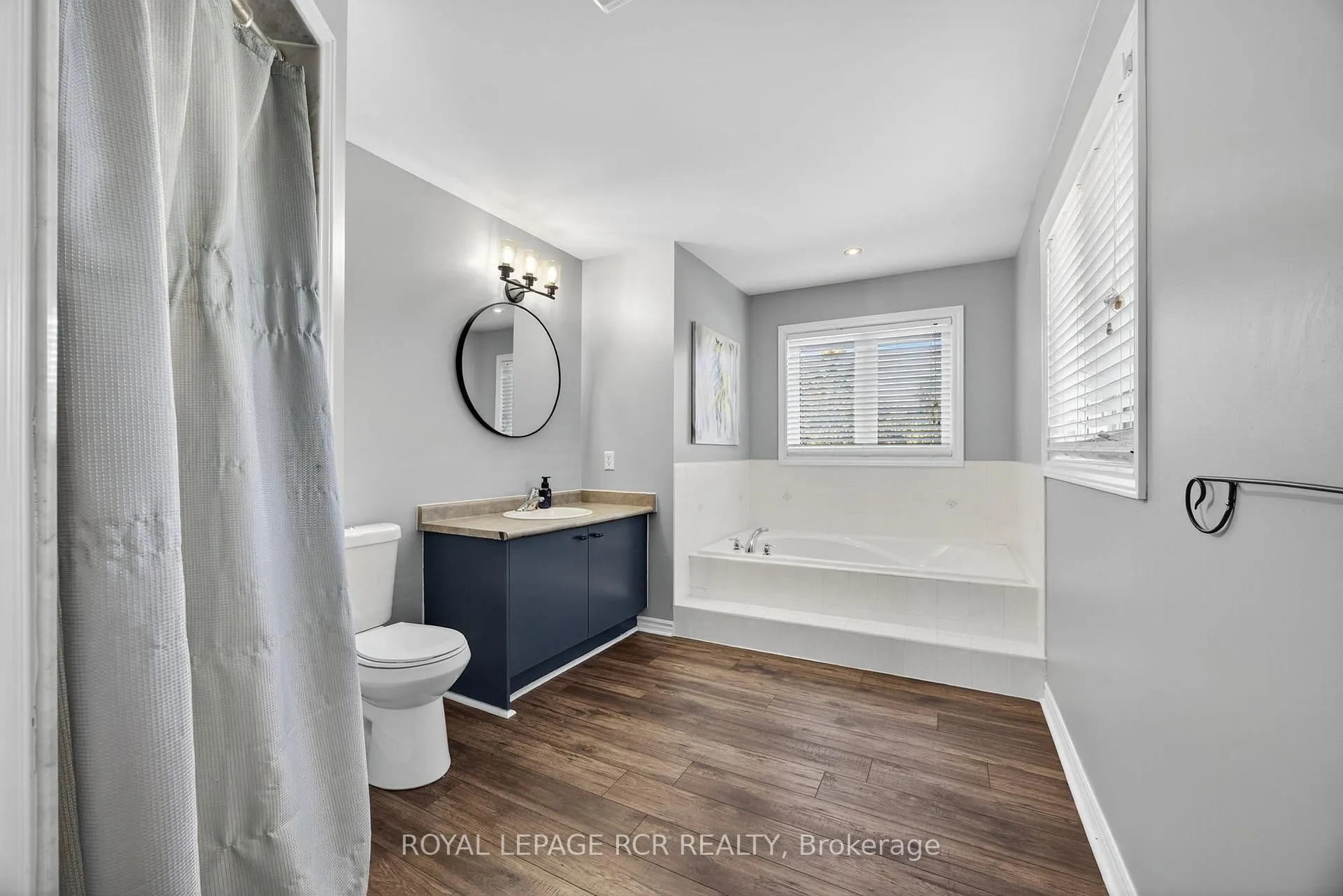 Photo 25 of 24 Tascona Court, Barrie, Little Lake — HOMEH