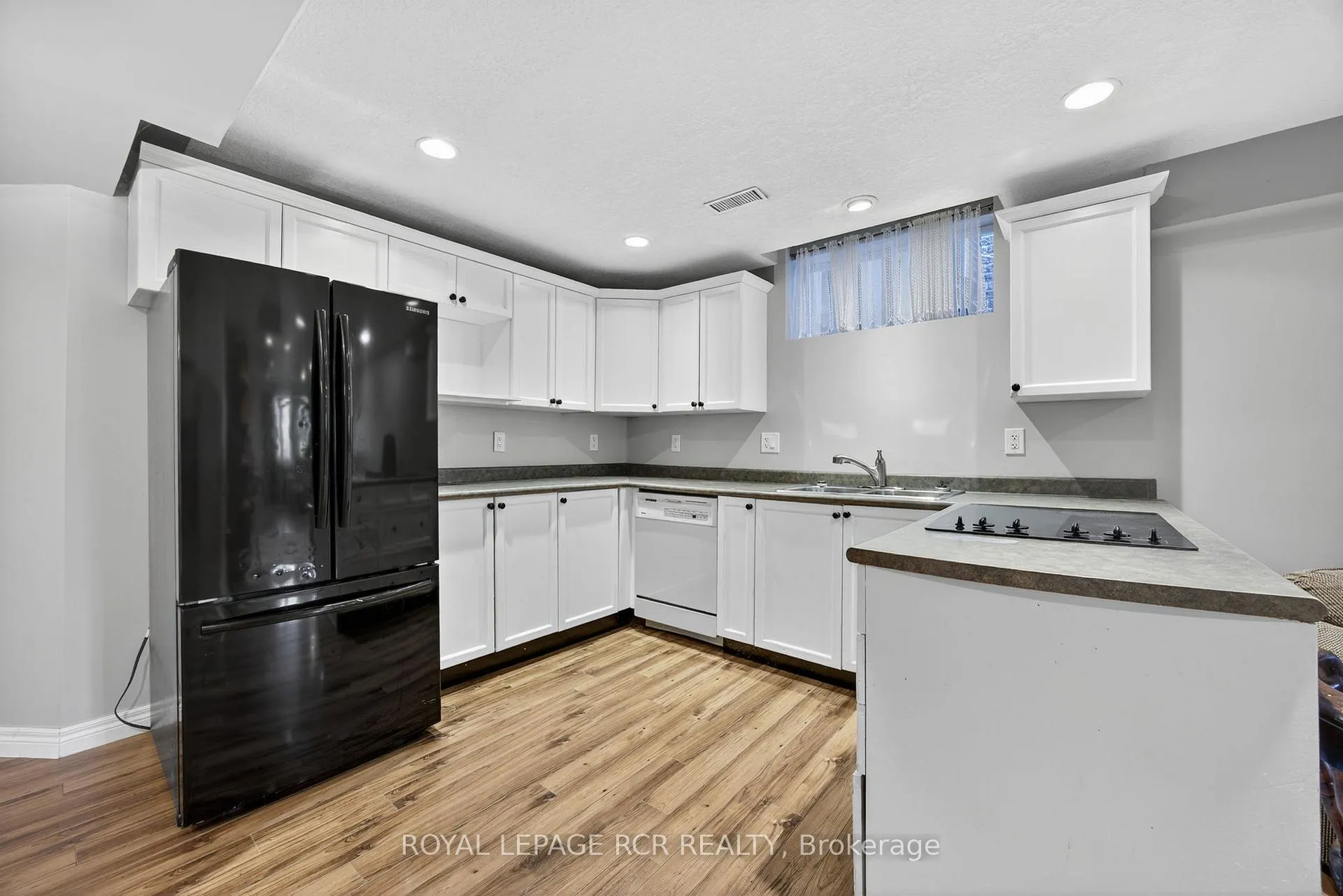 Photo 36 of 24 Tascona Court, Barrie, Little Lake — HOMEH