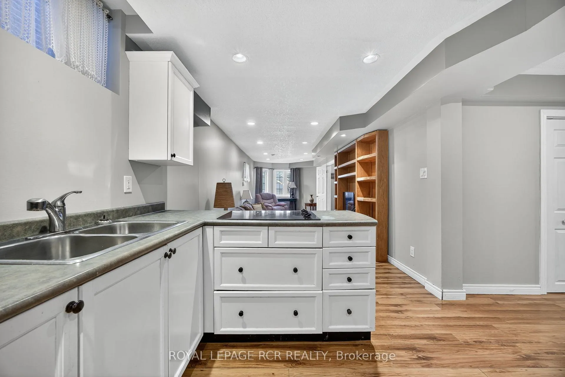 Photo 37 of 24 Tascona Court, Barrie, Little Lake — HOMEH