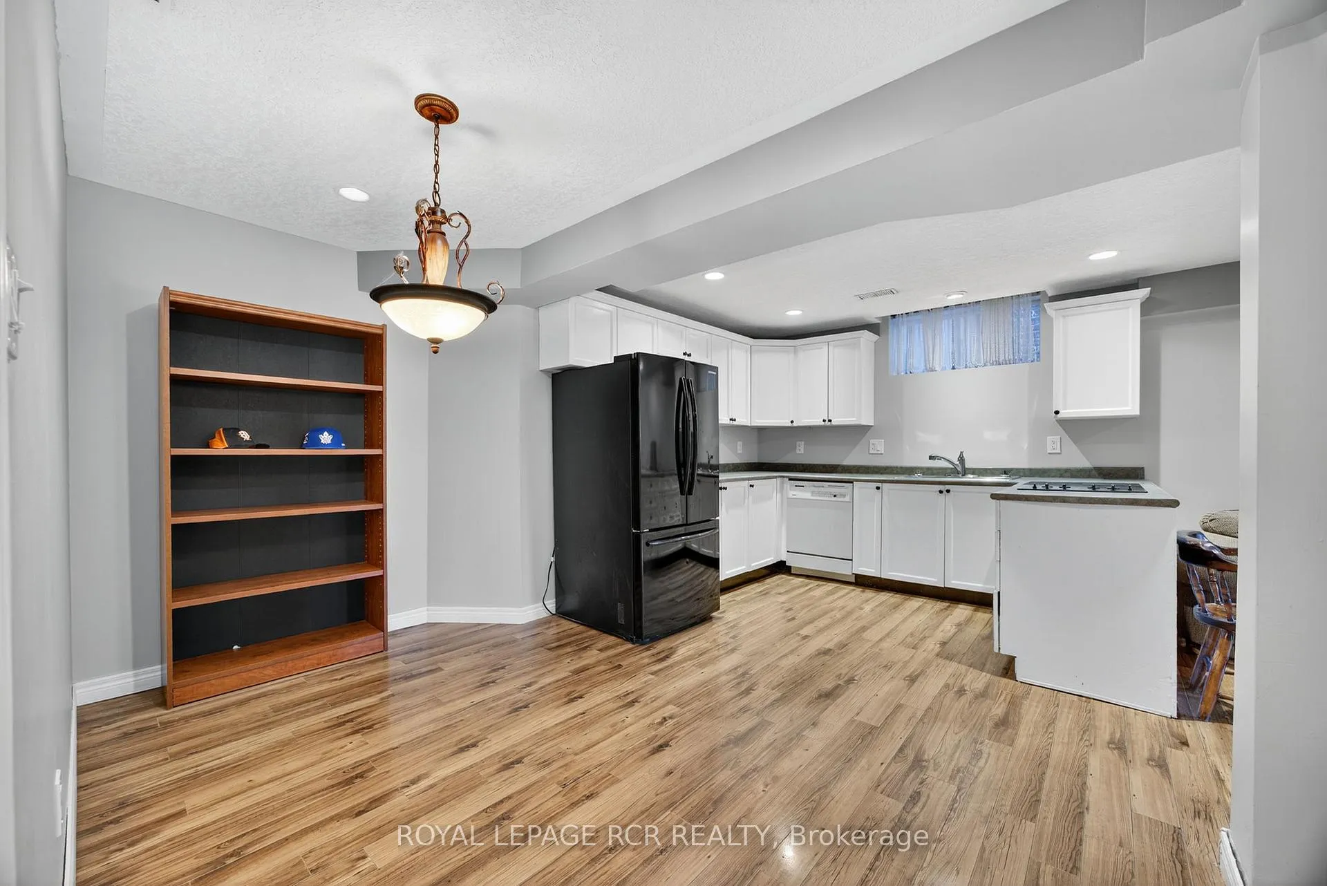 Photo 39 of 24 Tascona Court, Barrie, Little Lake — HOMEH