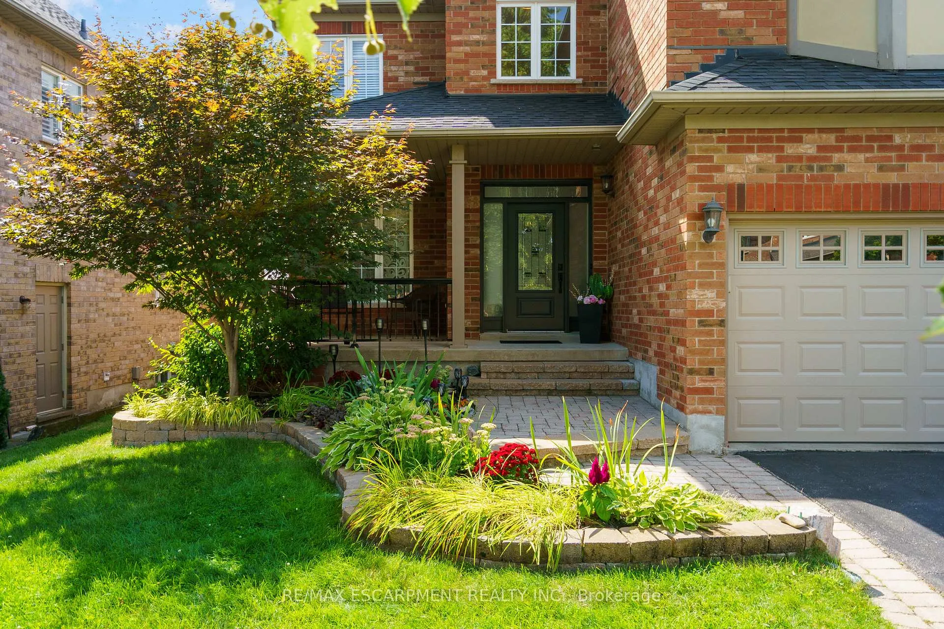 Photo 5 of 104 Davidson Boulevard, Hamilton, Dundas — HOMEH