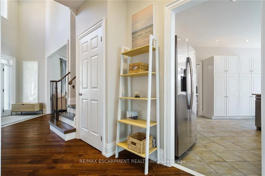 Photo 8 of 104 Davidson Boulevard, Hamilton, Dundas — HOMEH