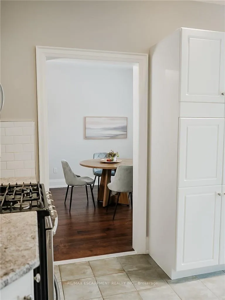 Photo 19 of 104 Davidson Boulevard, Hamilton, Dundas — HOMEH