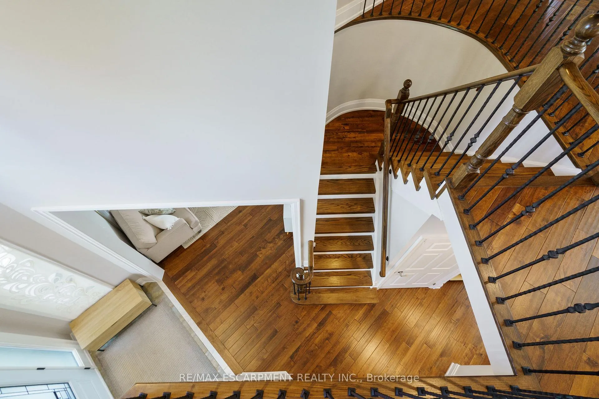 Photo 25 of 104 Davidson Boulevard, Hamilton, Dundas — HOMEH
