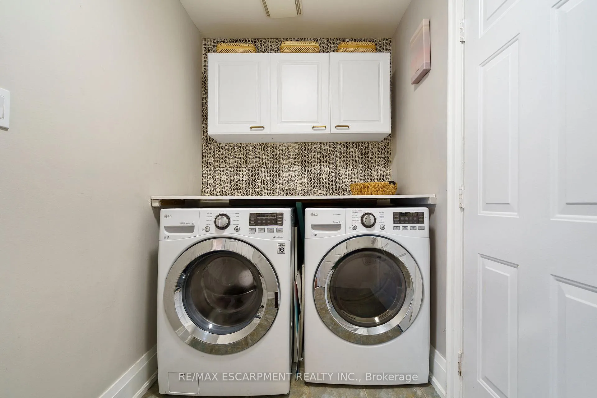 Photo 39 of 104 Davidson Boulevard, Hamilton, Dundas — HOMEH