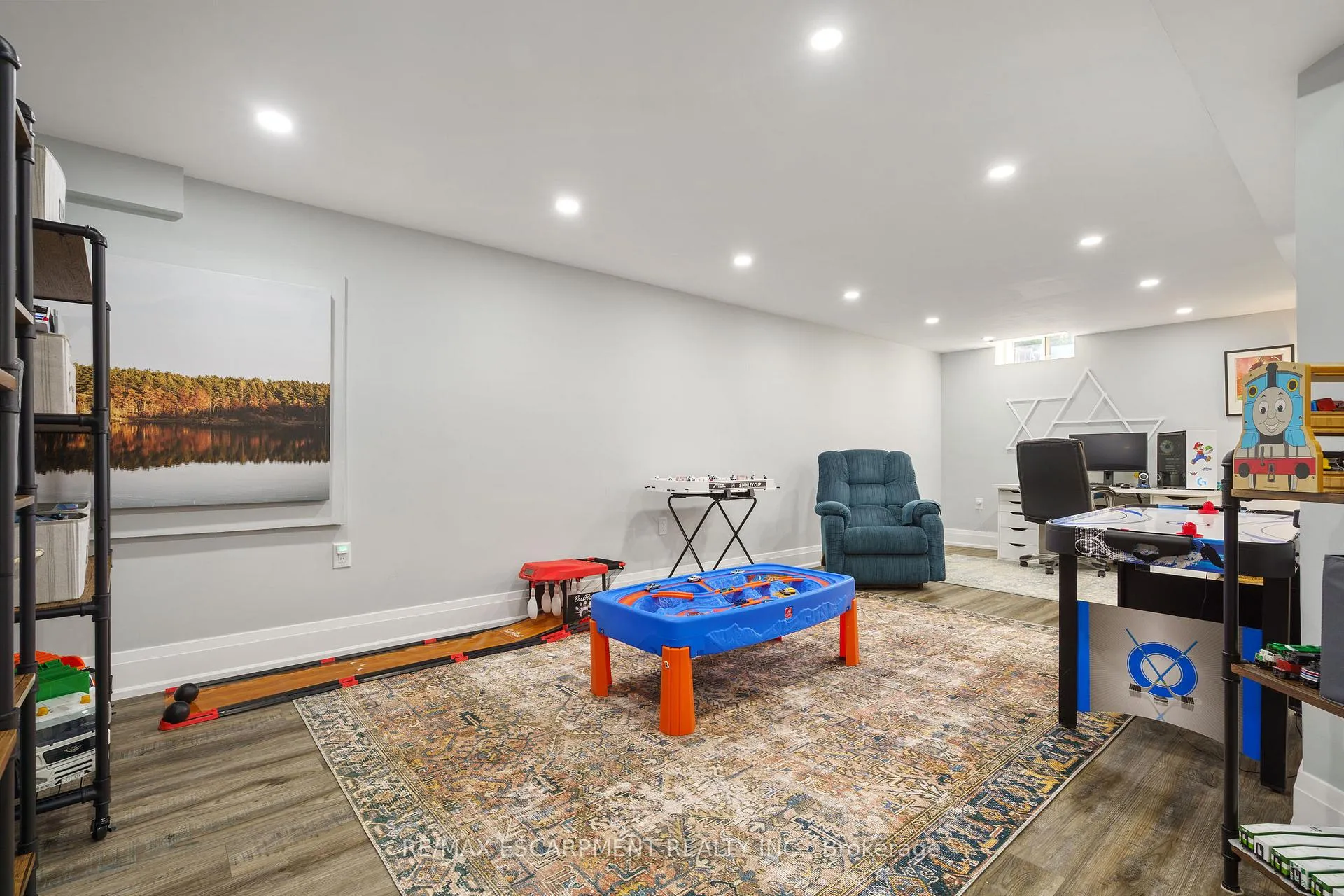 Photo 40 of 104 Davidson Boulevard, Hamilton, Dundas — HOMEH