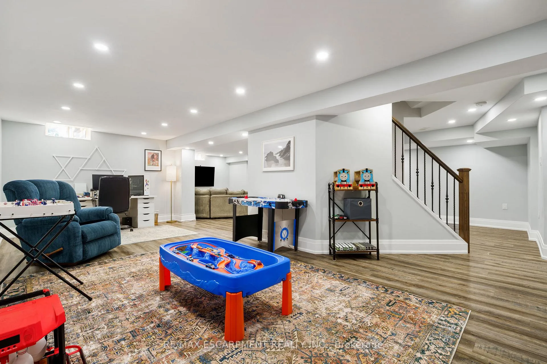 Photo 41 of 104 Davidson Boulevard, Hamilton, Dundas — HOMEH