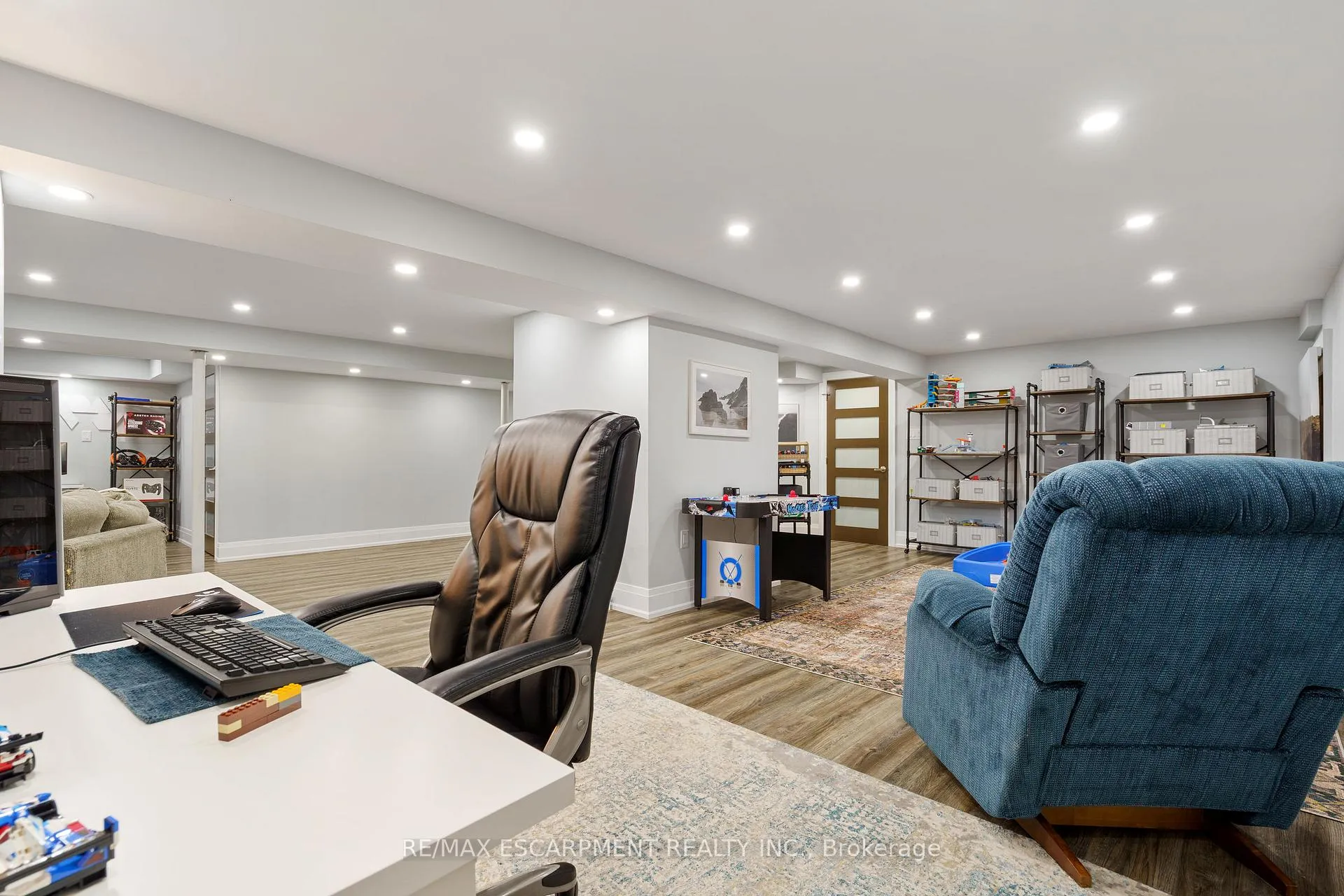 Photo 42 of 104 Davidson Boulevard, Hamilton, Dundas — HOMEH