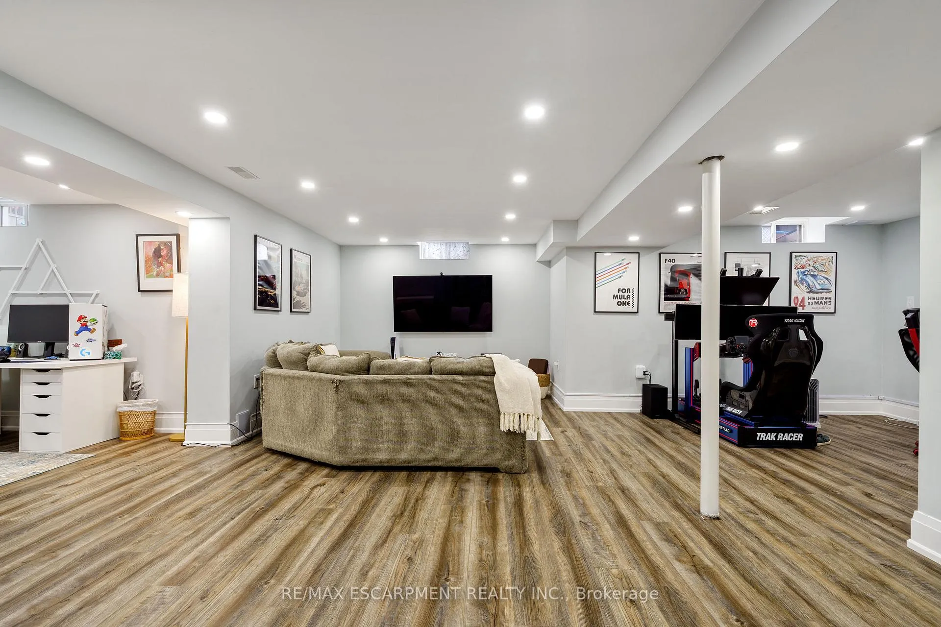 Photo 43 of 104 Davidson Boulevard, Hamilton, Dundas — HOMEH